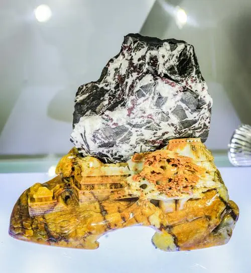 金山矿业汞矿石